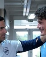 新援加盟！阿森纳官网晒照，记录诺尔高在俱乐部的第一天